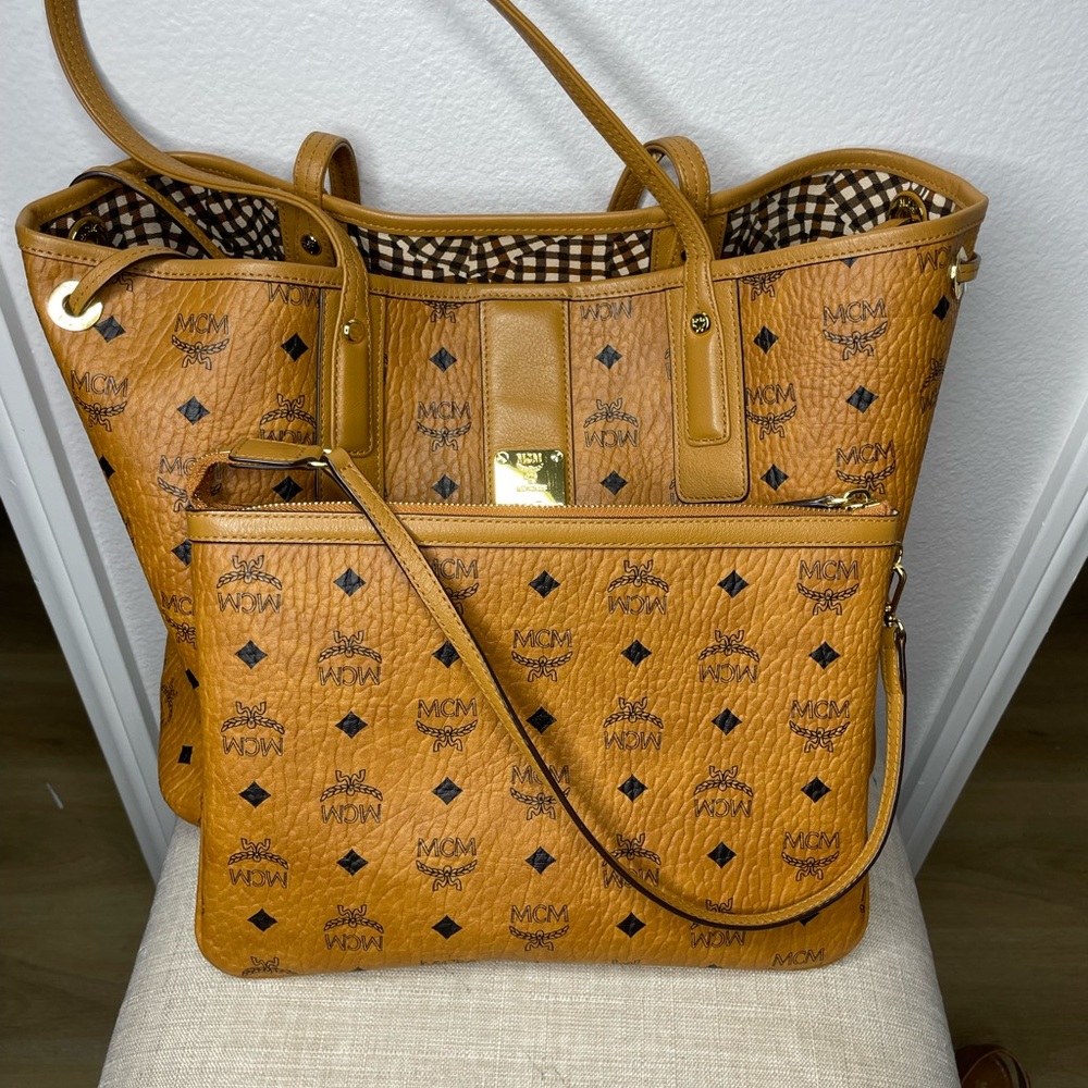 COPY - MCM Medium Liz reversible tote